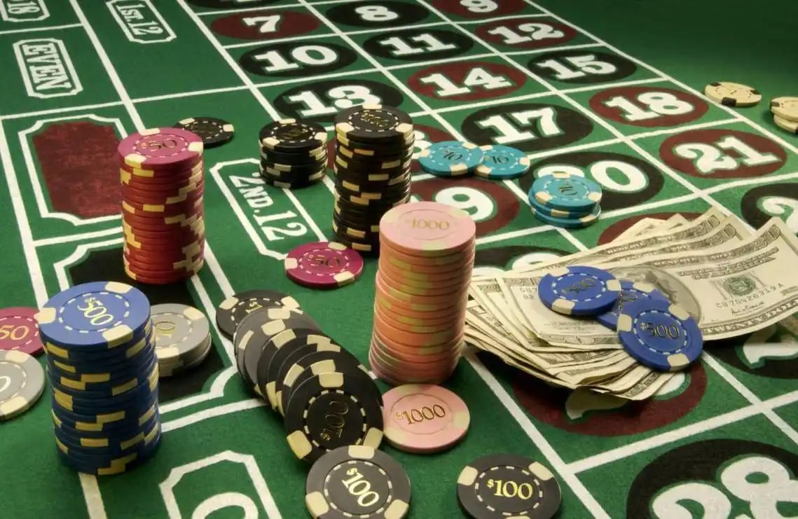 Dealer Evolution Gaming yang melayani pemain dengan dukungan multibahasa di abutoto
